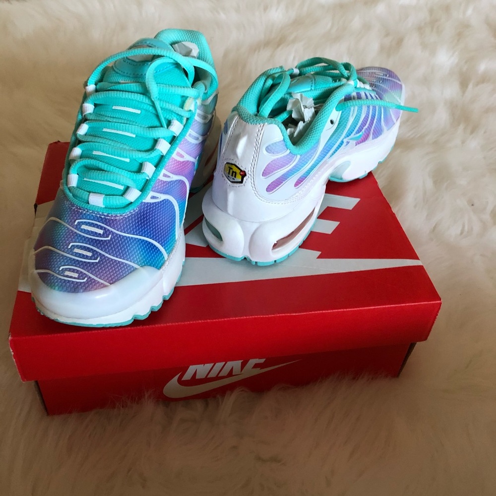 BRAND NEW VAPOR MAX!!!